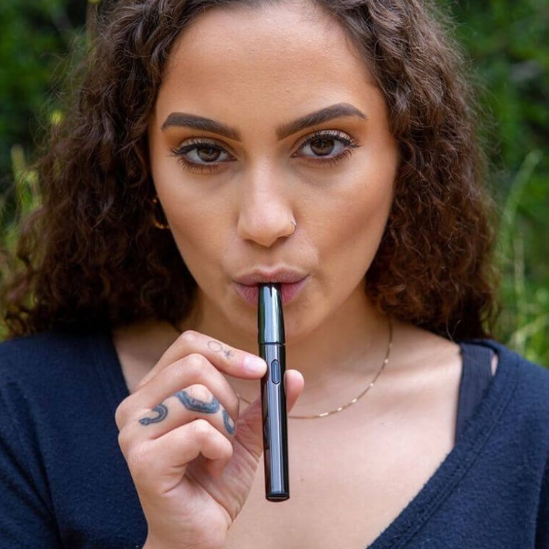 Flowermate Wix Vape Pen in Gebrauch