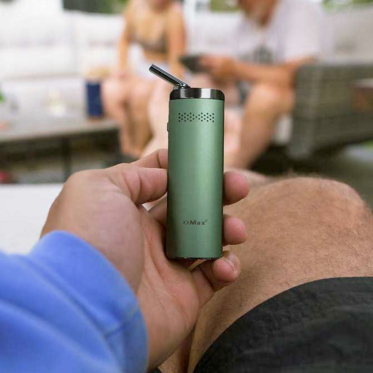 XMAX Starry V4 Vaporizer in Gebrauch