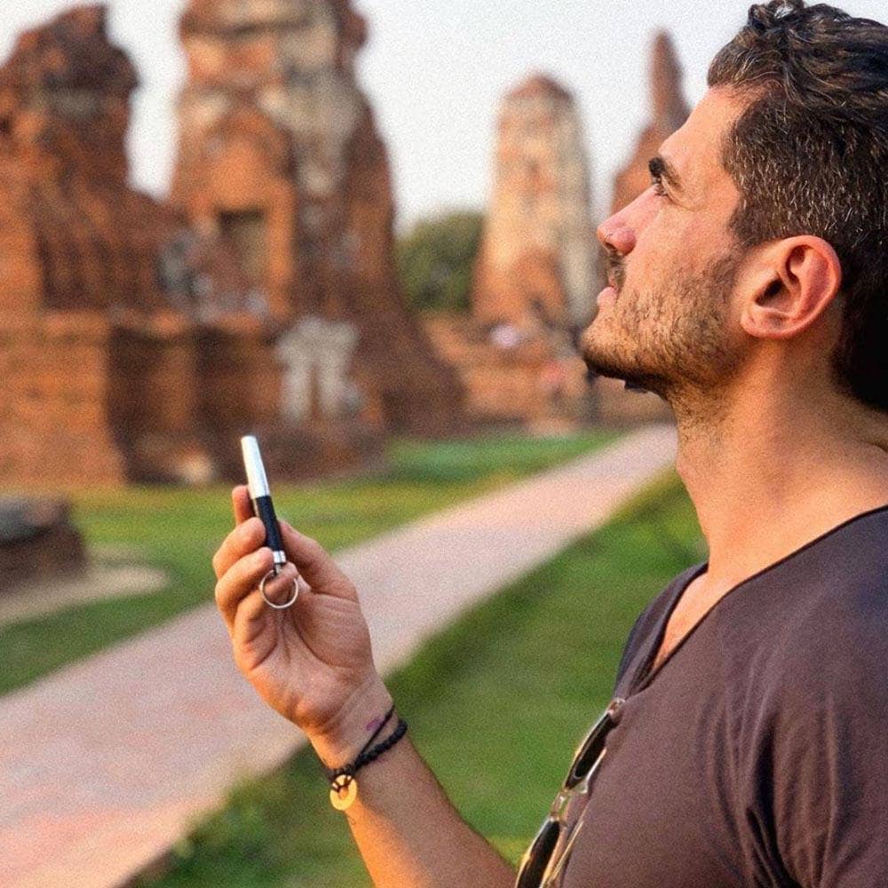 Airvape OM Größe in der Hand