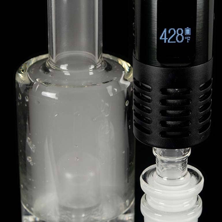 Arizer Air Max an Glaszubehör angeschlossen