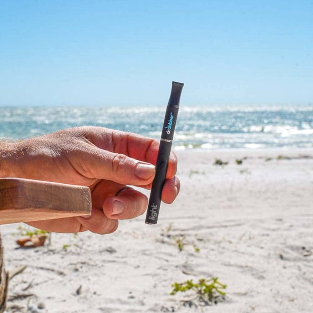 Dr Dabber Light Größe in der Hand